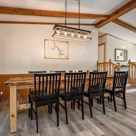 *Entire House • Sleeps 9 • Hot Tub • Pets Welcome* McHenry Exterior photo