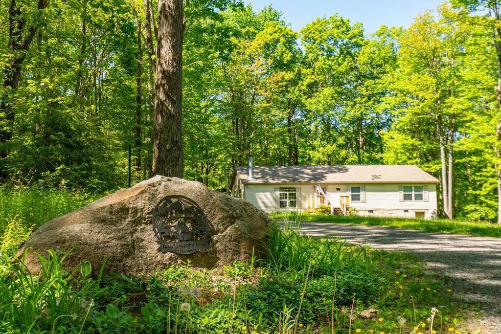 Holiday home *entire House • Sleeps 9 • Hot Tub • Pets Welcome* *