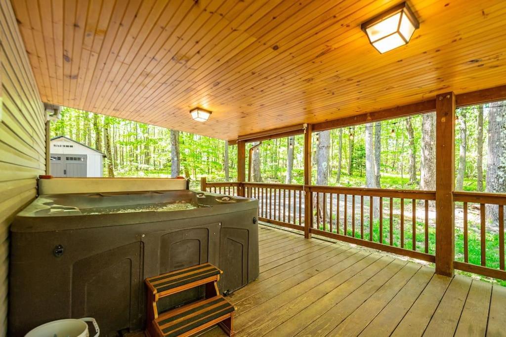 Holiday home *entire House • Sleeps 9 • Hot Tub • Pets Welcome*
