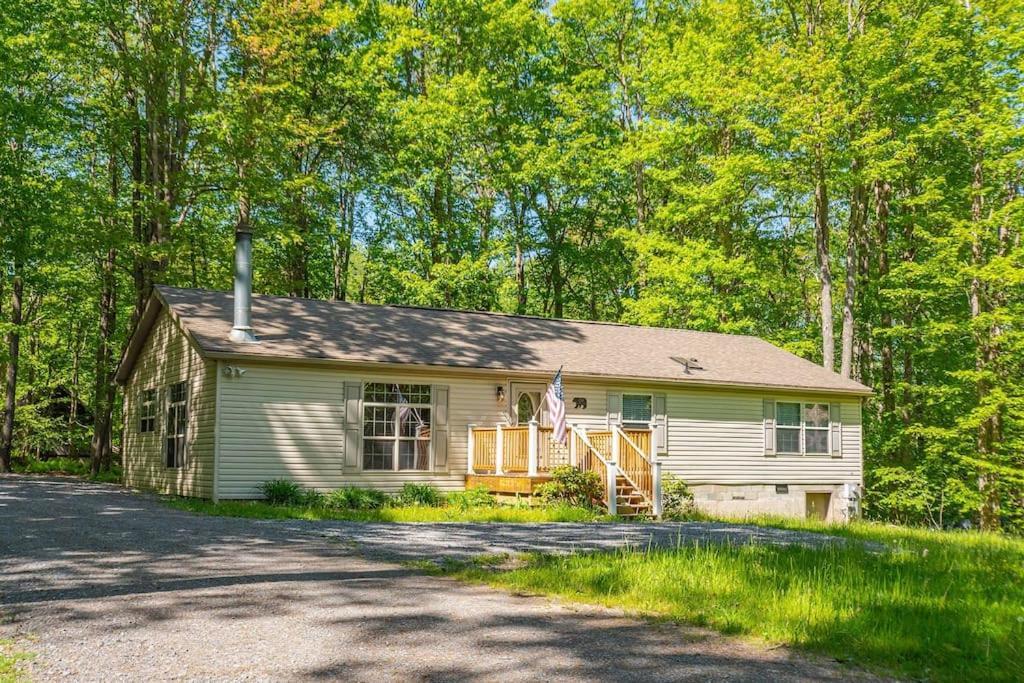 Holiday home *entire House • Sleeps 9 • Hot Tub • Pets Welcome* *